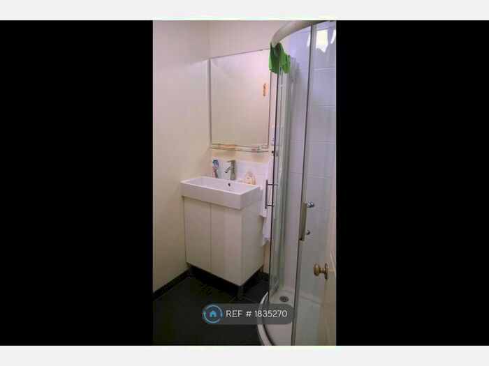 1 Bedroom Semi-Detached House To Rent In Birch Polygon, Manchester, M14