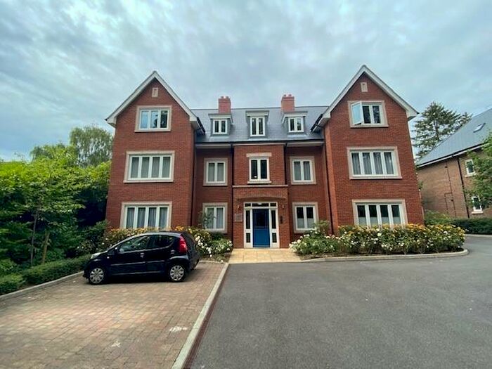 2 Bedroom Apartment To Rent In Amersham Road, High Wycombe, HP13