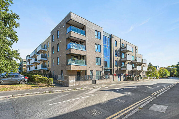 2 Bedroom Flat For Sale In Tranquil Lane, Harrow, HA2