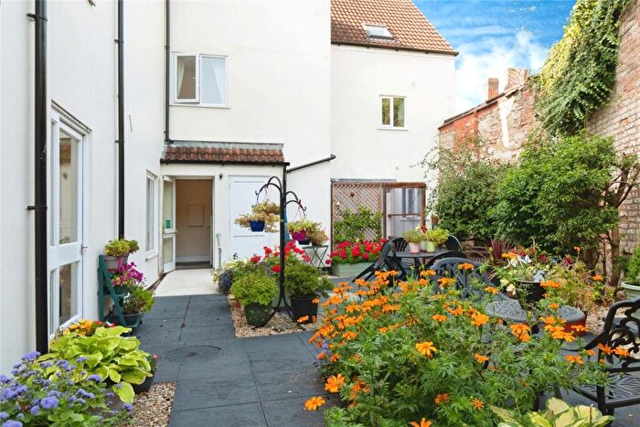 1 Bedroom Apartment For Sale In Norbury Court, Purton, SN5