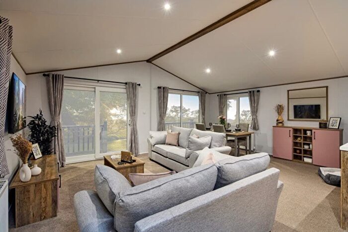 2 Bedroom Mobile/park Home For Sale In Bruallen Close, Trewennen Road, St. Teath, Bodmin, PL30