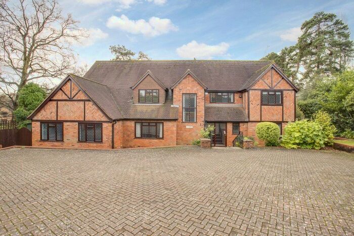 5 Bedroom Detached House To Rent In South Park Crescent, Gerrards Cross, Buckinghamshire, SL9