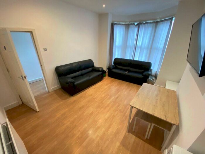 7 Bedroom Terraced House To Rent In Ebberston Terrace, Hyde Park, Leeds, LS6