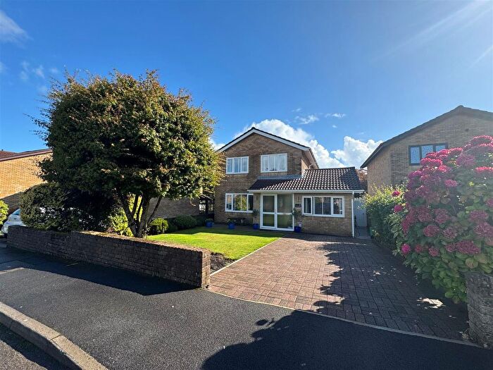 3 Bedroom Detached House For Sale In The Hollies, Crumlin, Newport, NP11