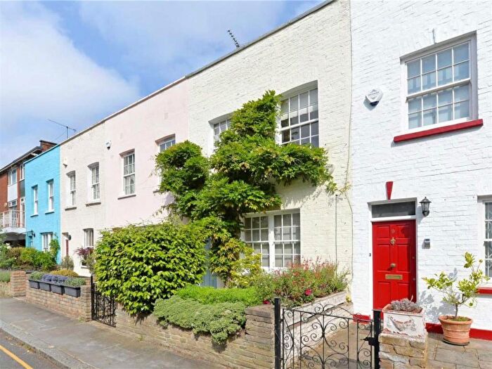 2 Bedroom Terraced House To Rent In Childs Street, Earls Court, SW5