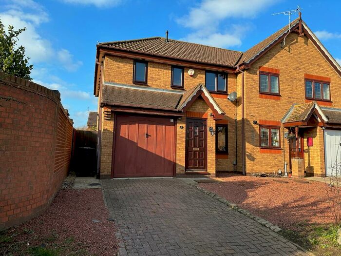 3 Bedroom Semi-Detached House To Rent In Boretree Way, Huntingdon, PE29