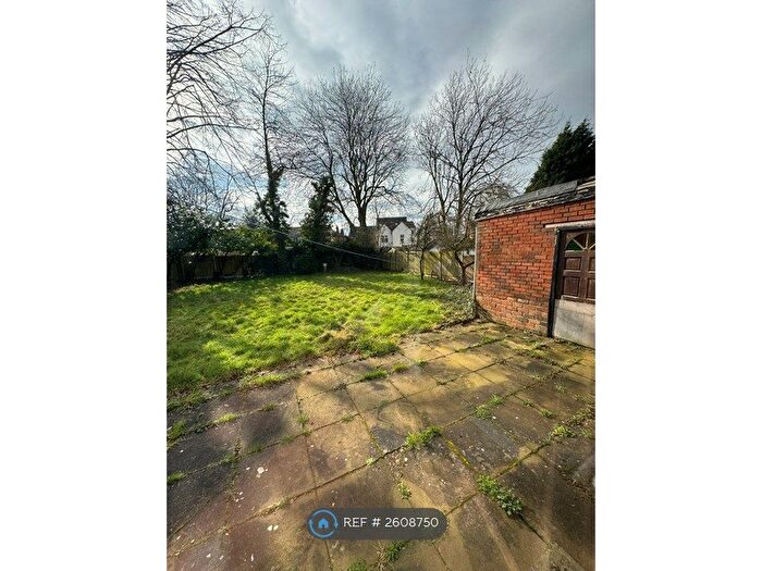 2 Bedroom Flat To Rent In Copthorne Road, Wolverhampton, WV3
