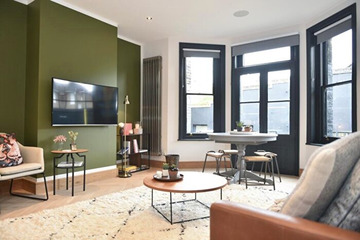 2 Bedroom Flat To Rent In Tranquil Vale London, SE3