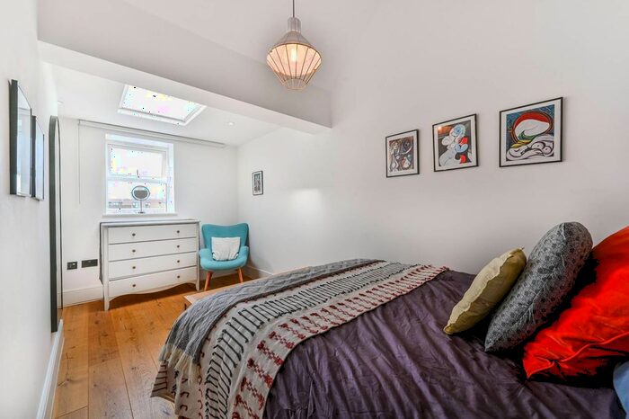 1 Bedroom Flat To Rent In Parkhurst Road, Islington, London, N7