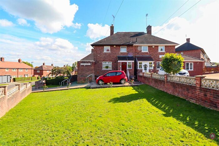 3 Bedroom Semi-Detached House For Sale In Ballifield Crescent, Sheffield, S13