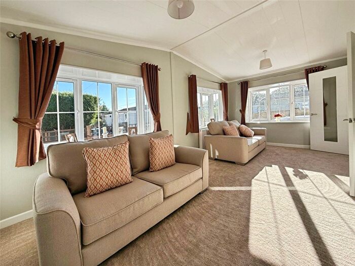 2 Bedroom Detached House For Sale In Brownfield Gardens, Maidenhead, Berkshire, SL6