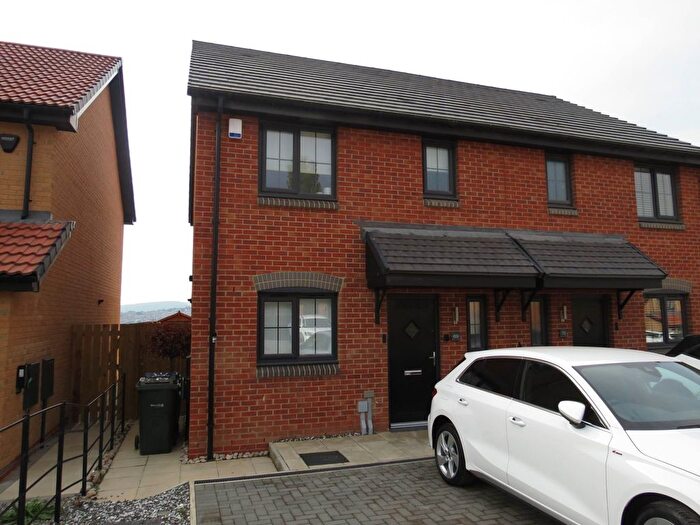 3 Bedroom Semi-Detached House To Rent In Whitworth Road, Elswick, NE4