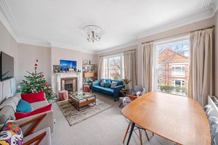 3 Bedroom Maisonette To Rent In Bradbourne Street, London, SW6