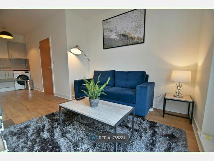 1 Bedroom Flat To Rent In Deans Road, Salford, M3