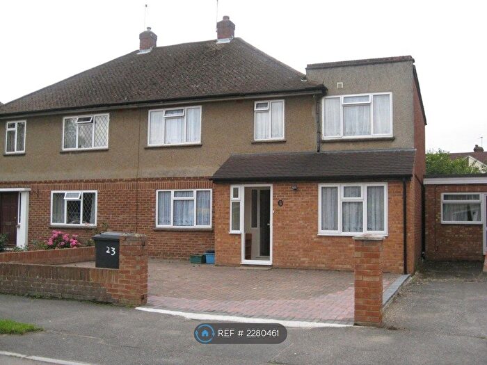 6 Bedroom Semi-Detached House To Rent In The Crescent, Egham, TW20