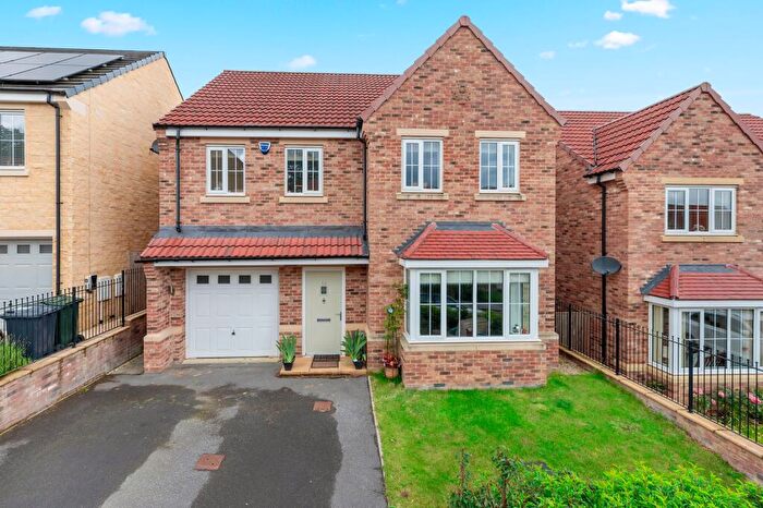 4 Bedroom Detached House For Sale In Lapwing Avenue, Menston, LS29