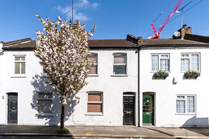 3 Bedroom Property To Rent In Eltringham Street, London, SW18