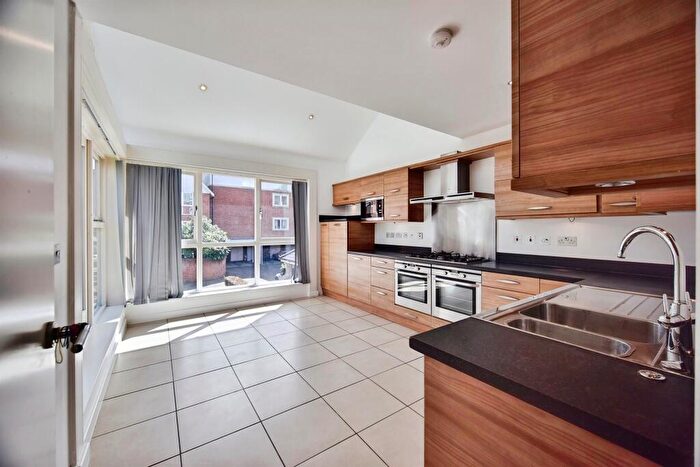 3 Bedroom Town House For Sale In Braeburn Way, Kings Hill, West Malling, ME19
