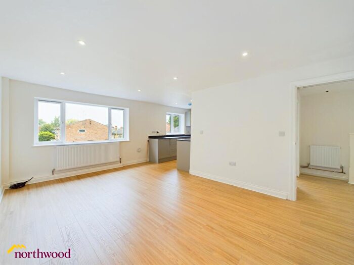 2 Bedroom Maisonette To Rent In Old Parr Close, Banbury, OX16