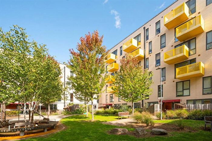 3 Bedroom Flat For Sale In Beaufort Gardens, Stepney Green, E1
