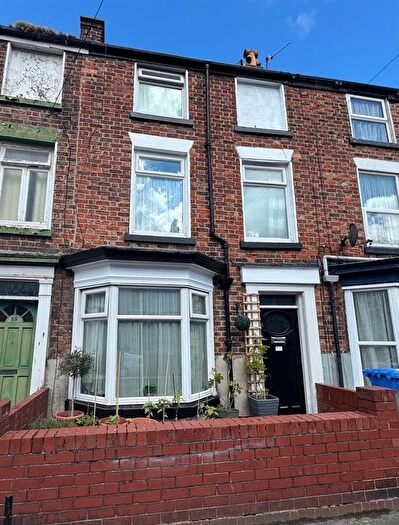 4 Bedroom Terraced House For Sale In Cambridge Street, Scarborough, YO12