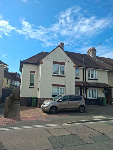 3 Bedroom Semi-Detached House To Rent In Colwell Road, Portsmouth, PO6