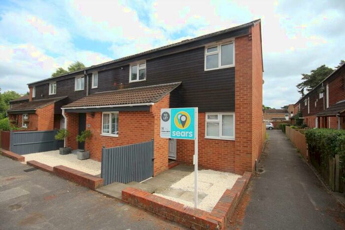 1 Bedroom Maisonette To Rent In Helmsdale, Bracknell, RG12