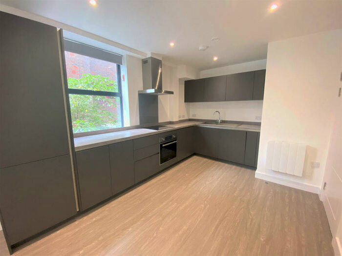 2 Bedroom Apartment To Rent In - Homesdale Road, Bromley, Kent, BR2
