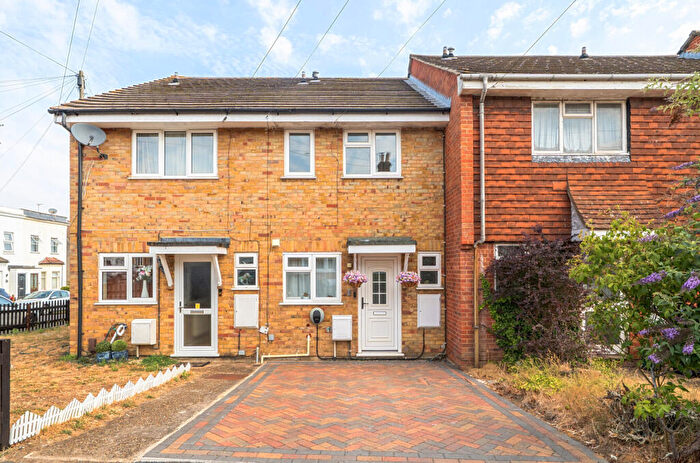2 Bedroom Terraced House For Sale In Chapel Avenue, Addlestone, Surrey, KT15