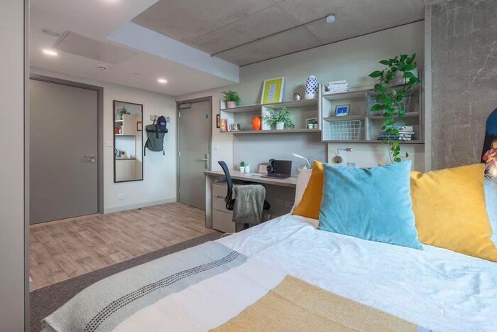 Studio To Rent In Ecclesall Road, Sheffield, S11