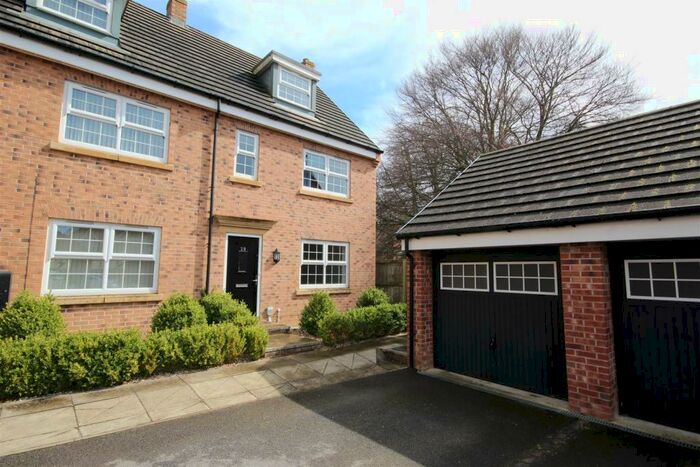 4 Bedroom House To Rent In Cleminson Gardens, Cottingham, HU16