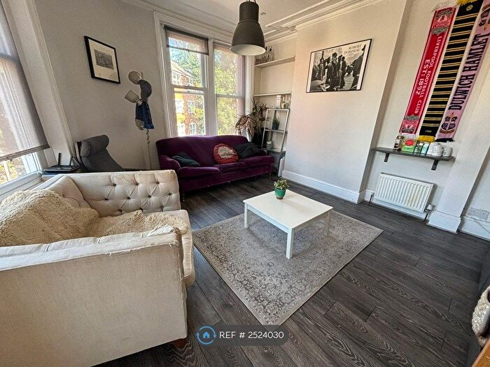 4 Bedroom Maisonette To Rent In Paulet Road, London, SE5