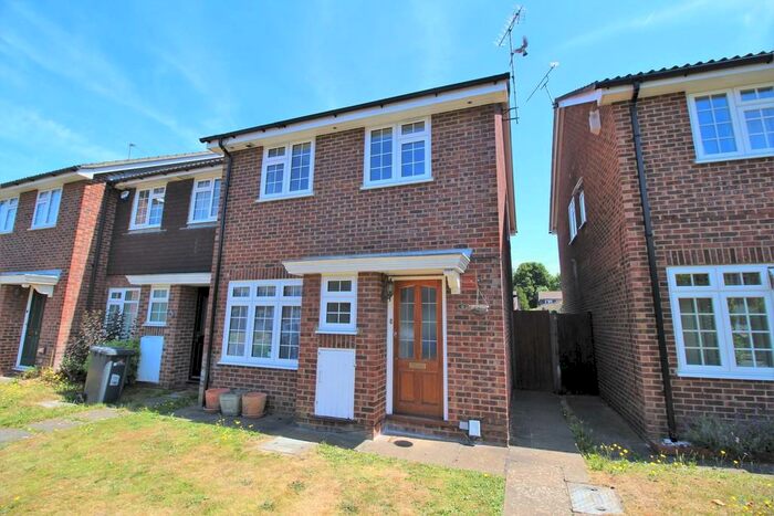 3 Bedroom Semi-Detached House To Rent In Broadacres, Guildford, GU3