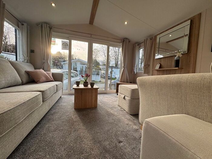 3 Bedroom Mobile/park Home For Sale In The Ridge West, St. Leonards-On-Sea, TN37