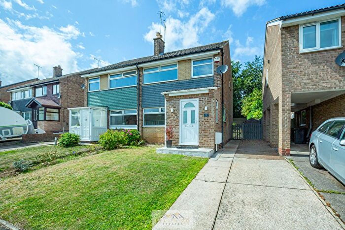 3 Bedroom Semi-Detached House For Sale In Osprey Road, Aston, Sheffield, S26