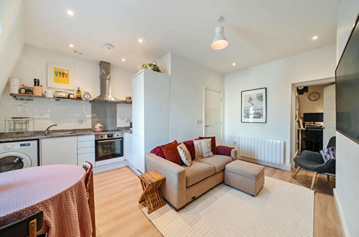 1 Bedroom Flat For Sale In North Eastern Chambers, Station Square, Harrogate, North Yorkshire, HG1