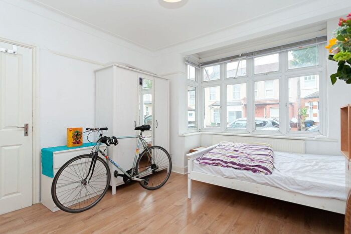 4 Bedroom Terraced House To Rent In Clifford Road, Walthamstow, E17