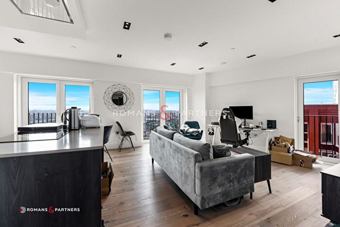 1 Bedroom Flat To Rent In Keybridge Tower, Nine Elms, SW8