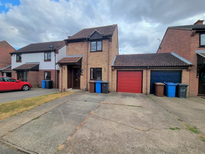 2 Bedroom Link Detached House To Rent In Hockney Gardens, Ipswich, IP3