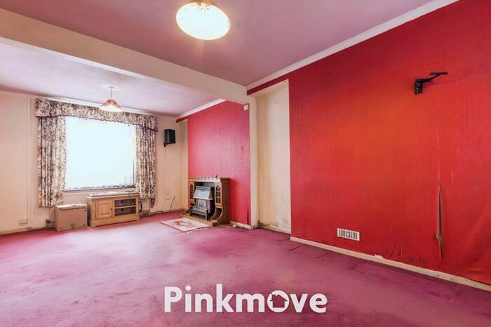 3 Bedroom Terraced House For Sale In Greenfield Avenue, Newbridge, Newport, NP11