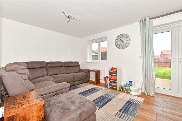 3 Bedroom Semi-detached House For Sale In Wheatsheaf Square, Whitfield, Kent, CT16