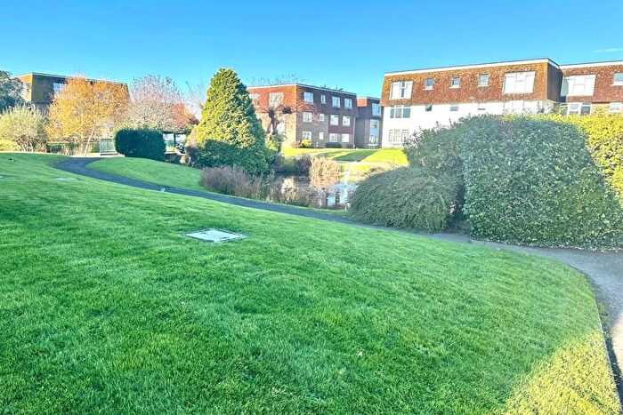 2 Bedroom Flat For Sale In Greystone Avenue, Worthing, West Sussex, BN13