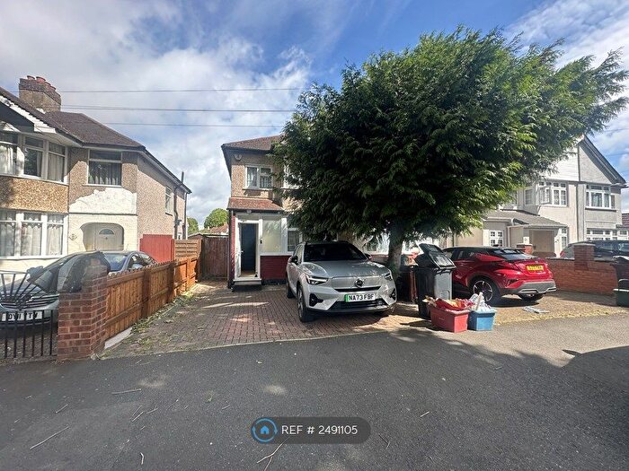 3 Bedroom Semi-Detached House To Rent In Durham Road, Feltham, TW14