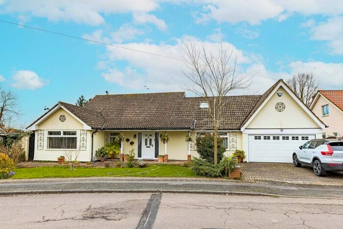 5 Bedroom Chalet For Sale In Windmill Meadows, Aythorpe Roding, Dunmow, CM6