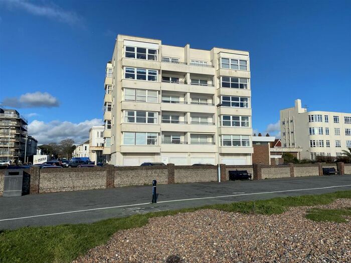 2 Bedroom Flat To Rent In The Esplanade, Worthing, BN11
