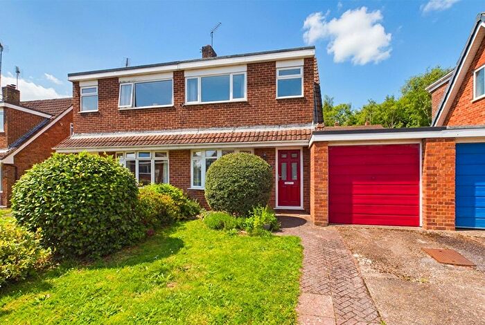 3 Bedroom Semi-detached House For Sale In Hedgerow Close, Crediton, EX17