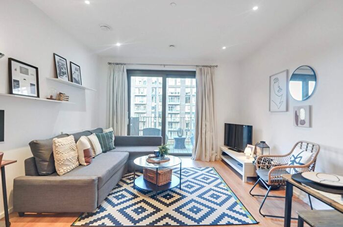 1 Bedroom Flat For Sale In New Mill Road, London, SW11