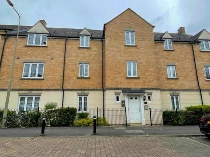 2 Bedroom Flat To Rent In Harvest Way, Madley Park, Witney, Oxon, OX28