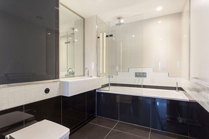 2 Bedroom Flat To Rent In Eagle Point, City Road, London, EC1V