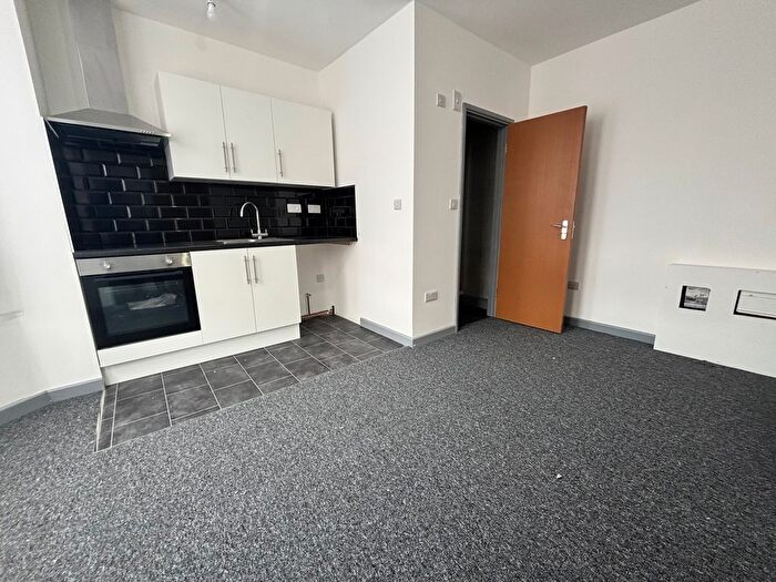 Studio To Rent In Bitterne Road West, Southampton, SO18